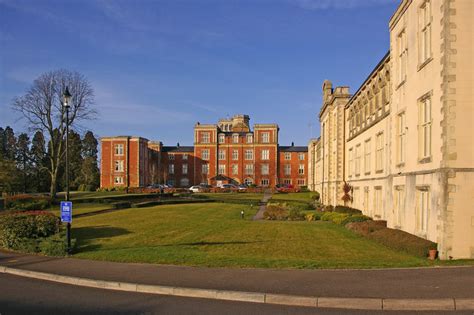 Royal Earlswood Park © Ian Capper Cc By Sa20 Geograph Britain And