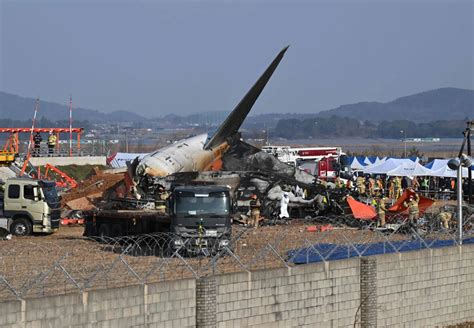 At Least Dead In South Korea Airliner Crash Jeju Air Ceo Apologizes