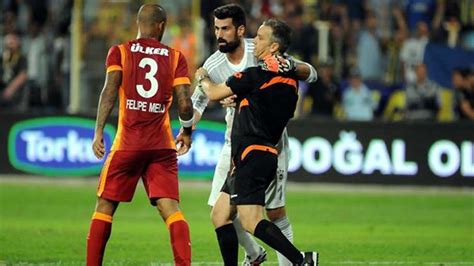 Eski Galatasarayl Felipe Melo Dan Volkan Demirel Tweeti