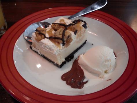 United Cakedom: Cookie Dough Cheesecake!! from TGI-Friday's