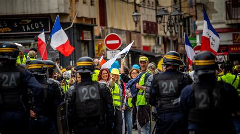 Gilets jaunes des policiers vont comparaître devant la justice