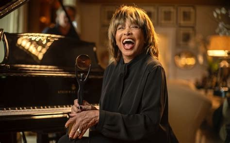 Rainha Do Rock N Roll Mundial Tina Turner Morre Aos 83 Anos