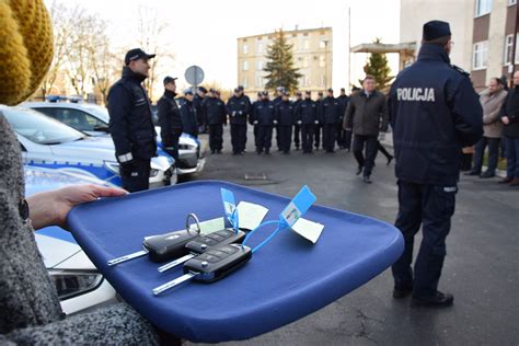 Nowe radiowozy i łódź patrolowa dla elbląskiej policji Razem z Tobą