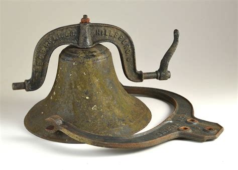 1800s Cast Iron Farm Bell And Yoke With Bell Upright Ebth