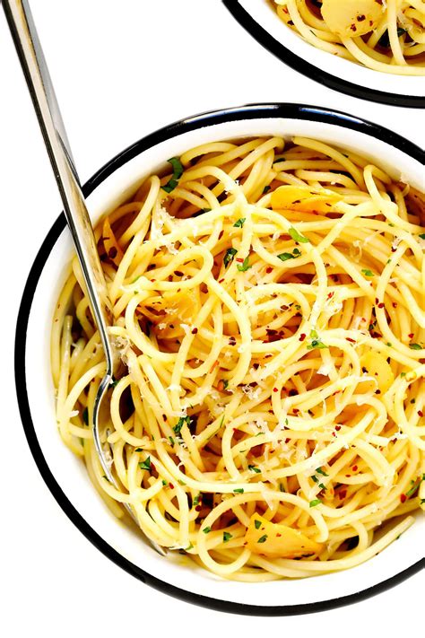 Spaghetti Aglio E Olio Recipe Gimme Some Oven