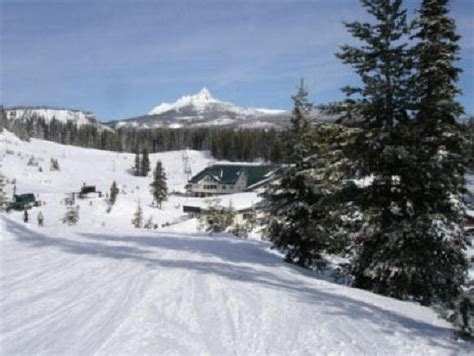 Hoodoo Ski Area • Ski Holiday • Reviews • Skiing