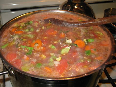 Simply Homemaking: Canning Vegetable Soup