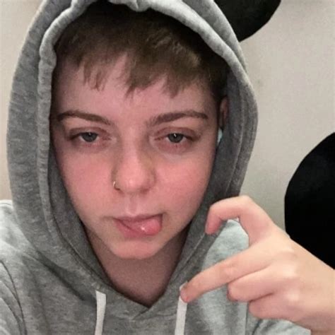 Trans Boy Alexander Wakes Up Horny Shemale FTM Porn Feat Alexander2042 XHamster