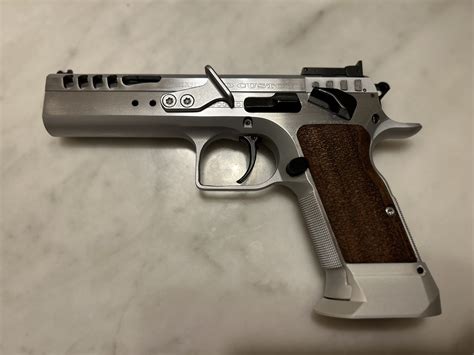 Tanfoglio Limited Custom 9mm Vapen Säljes