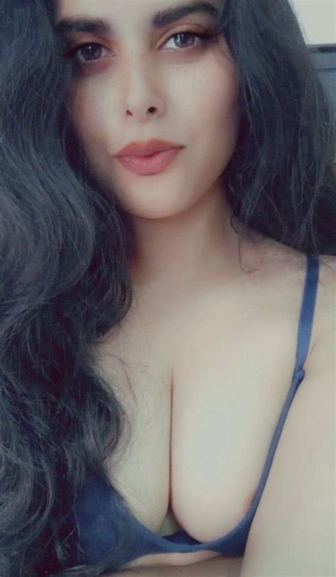 Najwa Arab Girl Teen Hot Beautiful Body Tits Nuds Pics Pics Hd