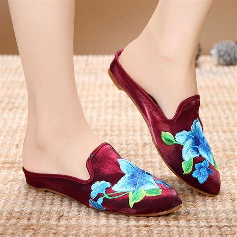 Women Floral Embroidered Casual Comfort Elegant Slippers Elegant