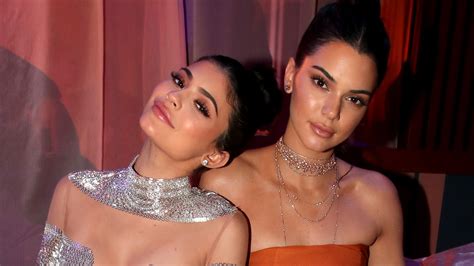 Kylie Jenner Trolled Kendall On Tiktok For Her Viral Cucumber Meme Teen Vogue