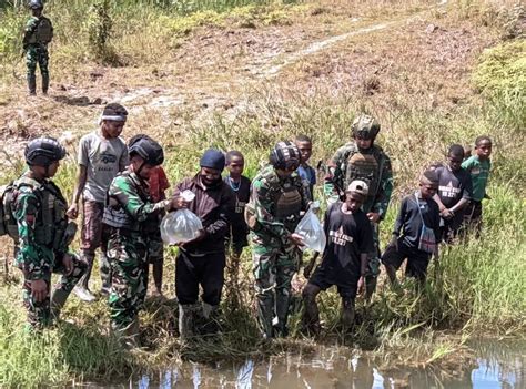 Sambut Hut Kostrad Ke Yonif Raider Kostrad Beri Bantuan Bibit