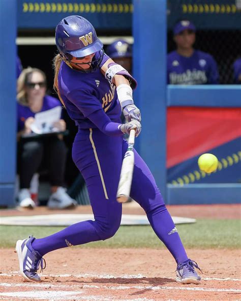 Holtorf S Three Hits Lead Washington Past Utah In Women S College World Series