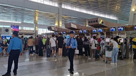 Info Mudik Bandara Internasional Soekarno Hatta Dipadati Pemudik Pada