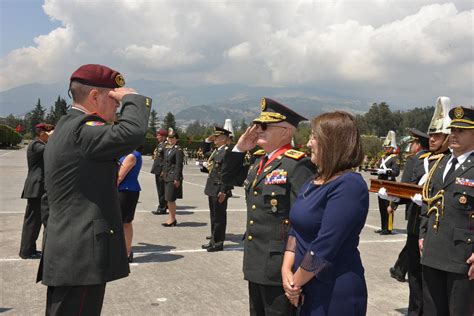 Ejército Ecuatoriano on Twitter El EjercitoECU realizó la ceremonia