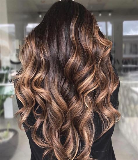 15 tipos de mechas balayage para morenas que te harán ver más hermosa