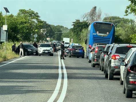 Salaria Incidente Al Km Tra Quattro Auto Lunghissime Code Rieti Life