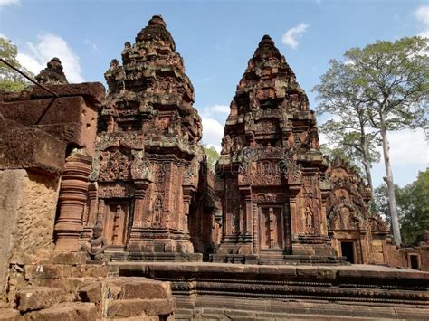 Elaborate Pink Limestone Carving Telling The Ancient Indian Epic