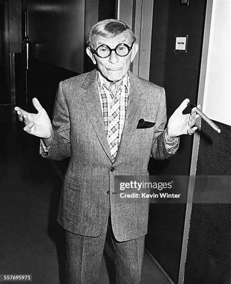 George Burns Actor Photos And Premium High Res Pictures Getty Images