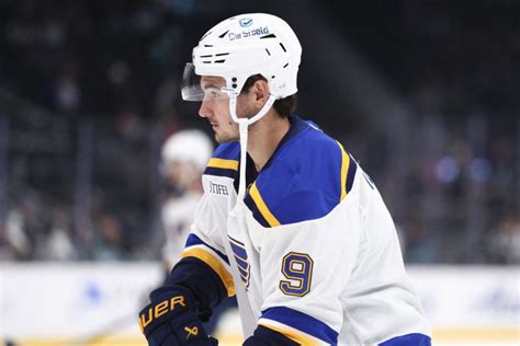 Hockey Sur Glace Après Des Débuts Réussis Avec Les Saint Louis Blues