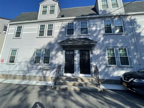 5 High Street Pl Unit 3 Brookline Ma 02445 Condo For Rent In