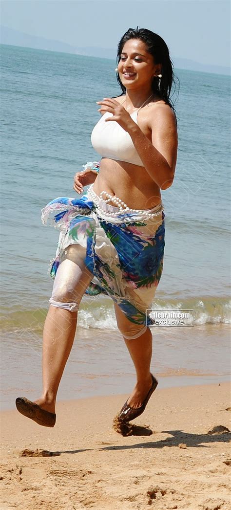 Hot Two Piece Pics Of Anushka Running On Beach And Hot Navel Show Wiral Beauties