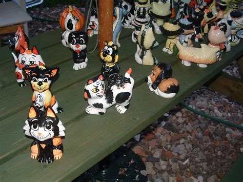 Lorna Bailey Cats Dogs Etc 50 Pieces Some Old Ellgreave Pottery