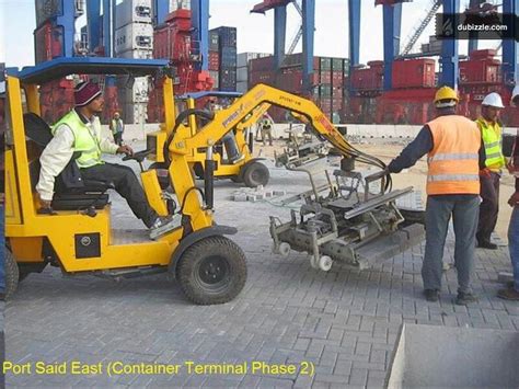 PROBST Greiftechnik Interlocks Laying Machine VM301 At Port Said S Port