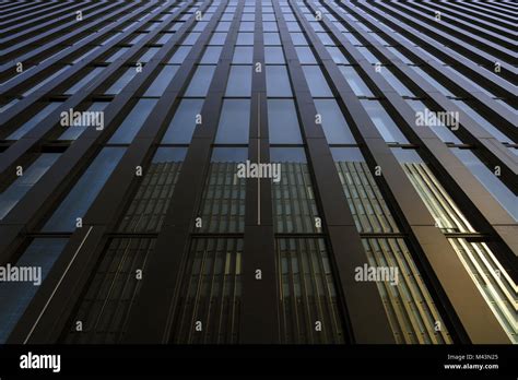 Facade Of The Hyatt Hotels In Düsseldorf Media Har Stock Photo Alamy