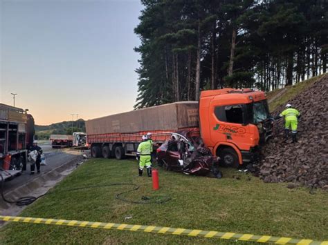 Motorista De 80 Anos Morre Após Ficar Preso às Ferragens Em Acidente