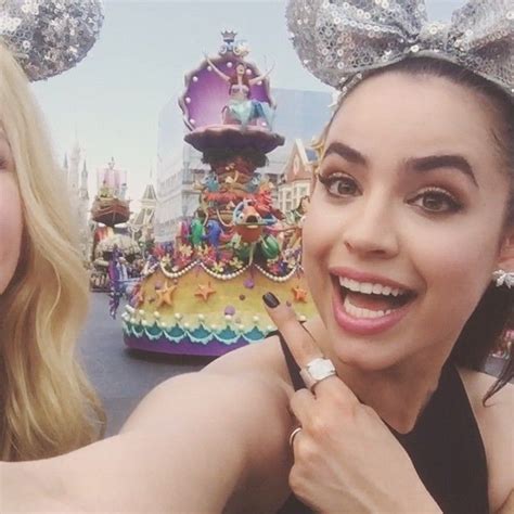 Mil Me Gusta Comentarios Sofia Carson Sofiacarson En