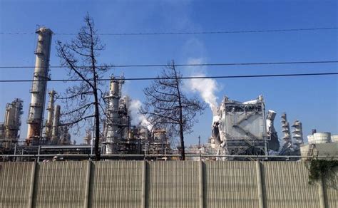 Explosion Fire At Exxonmobil Refinery Rocks Torrance The Mercury News