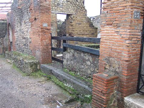 VIII 2 24 Pompeii December 2004 Looking East To Doorway And Bench