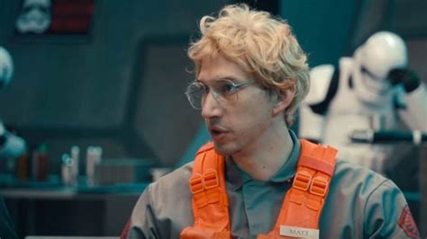 Kylo Ren goes on Undercover Boss in SNL’s requisite Star Wars sketch