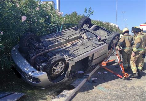 Prometna u Splitu Automobil na krovu ima ozlijeđenih