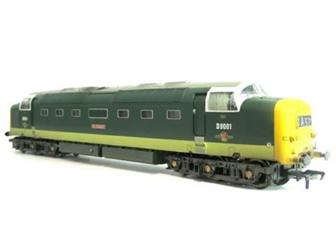 Bachmann 32 533 Class 55 D9001 “st Paddy” In Br Two Tone Green Livery With Full Yellow End