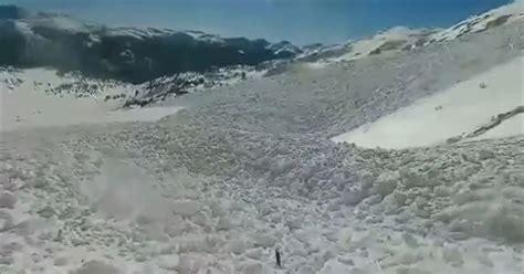 Fresh Snow May Hide Danger Of Human Triggered Avalanches Cbs Colorado