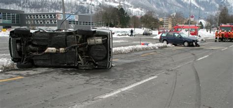 Schwerer Verkerhrsunfall In N Fels Auf Der H He Linth Arena Sgu