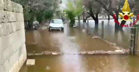 Maltempo In Puglia Allagamenti Sulla Costa Sud Del Salento Scuole