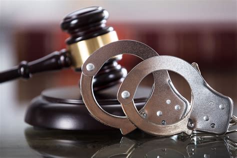 The Right Steps To Take While Choosing A Good Criminal Defense Lawyer