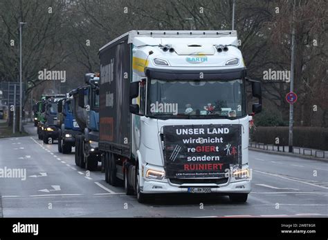 Niedersachsen Hannover Lkw Und Trecker Bei Protest Korso In Hannover