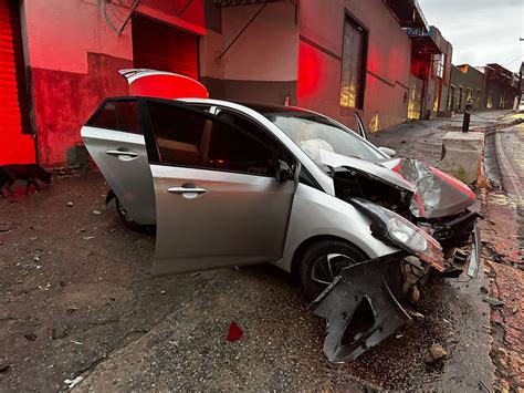 Motorista Perde O Controle E Derruba Poste Na Leste Oeste Em Macei