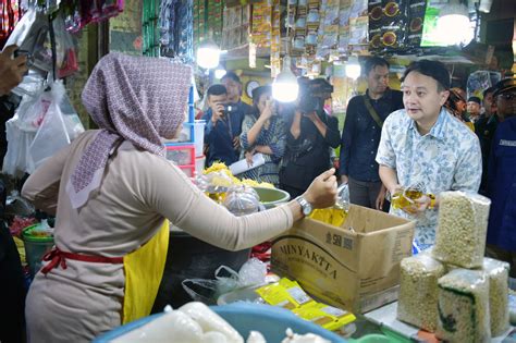 Wamendag Pantau Stok Dan Harga Bapok Di Pasar Raya Padang Kementerian