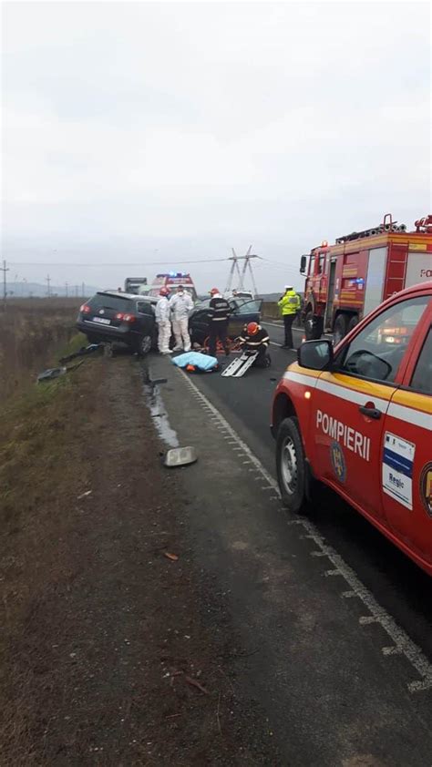 UPDATE FOTO Accident grav la ieșirea din Avrig Doi morți și trei