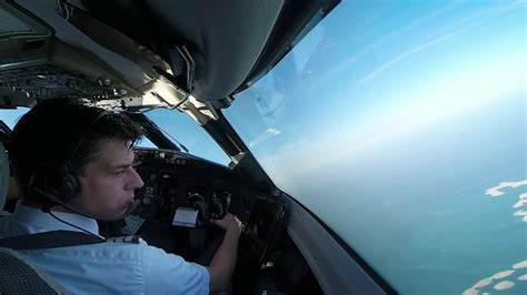 Plane Cockpit View Boeing 737 cockpit landing - pekedab