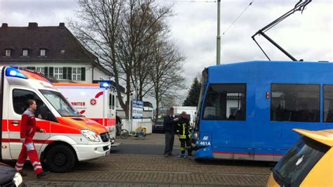 Tram Unfall auf Frankfurter Straße Fotos