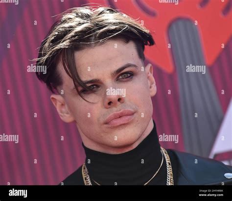 Yungblud Hi Res Stock Photography And Images Alamy