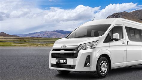 Perbandingan Antara Hiace Commuter Dan Hiace Premio ANI MITRA TOUR