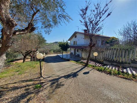 Vendita Terratetto Unifamiliare In Strada Comunale Santa Lucia Canzano